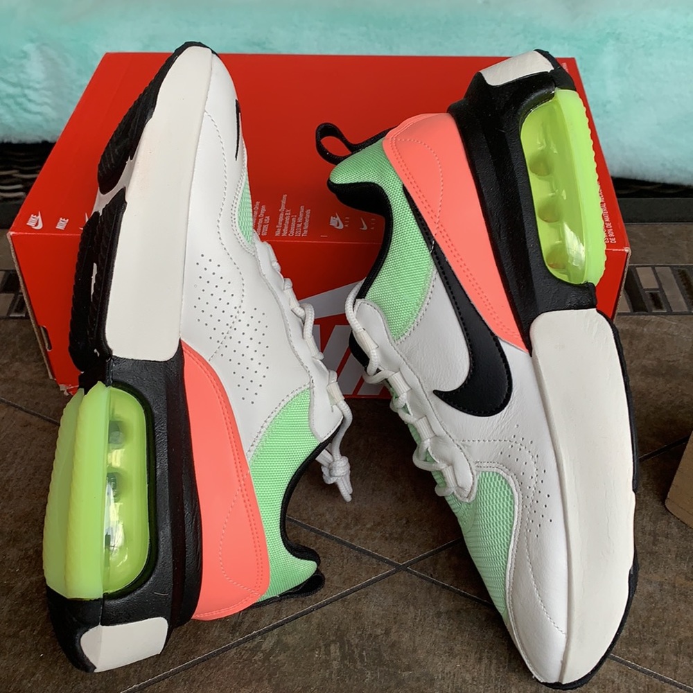 NIKE WMNS AIR MAX VERONA - Picture 8 of 16